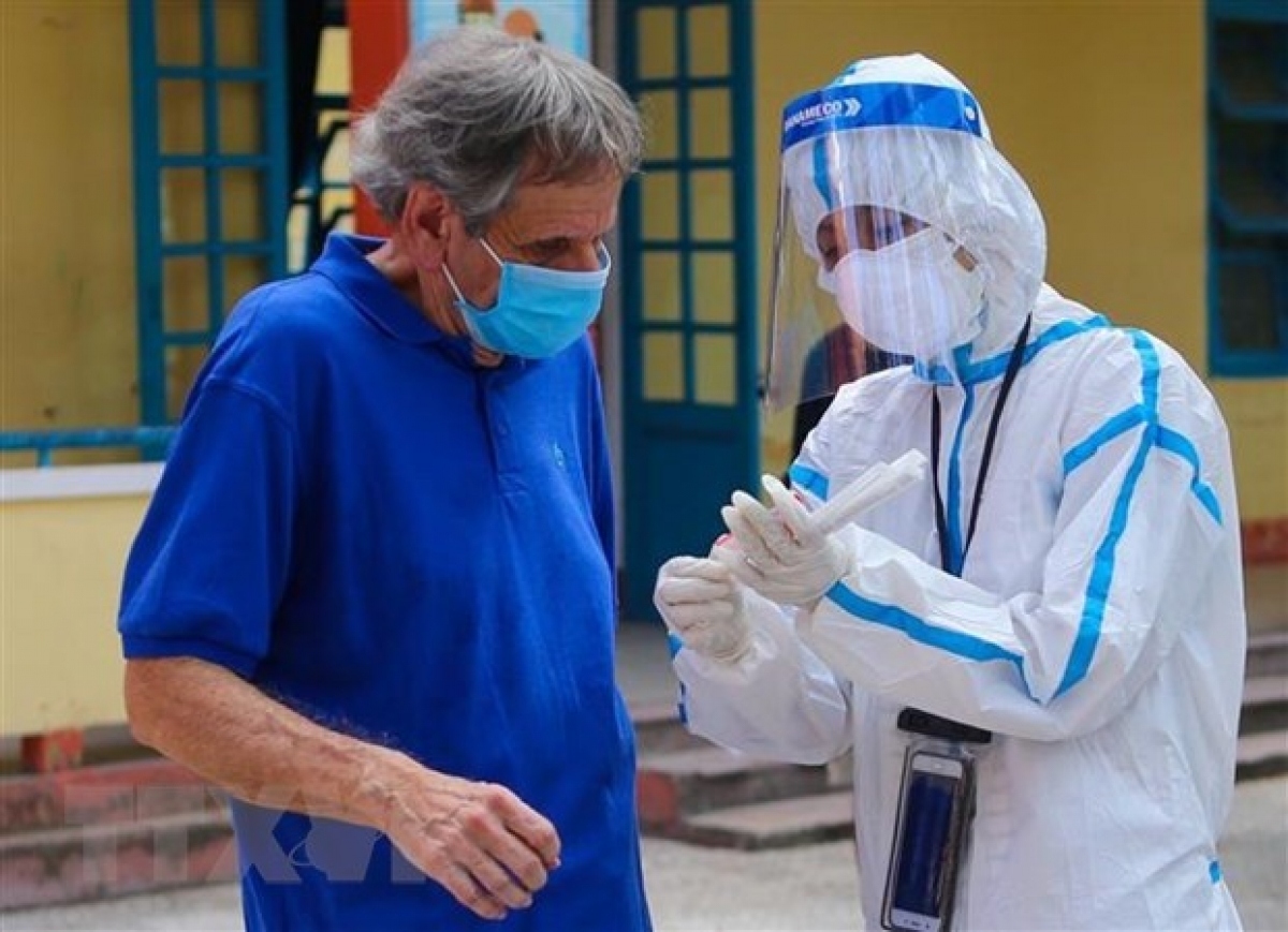 Foreigners in Da Nang vaccinated against COVID-19